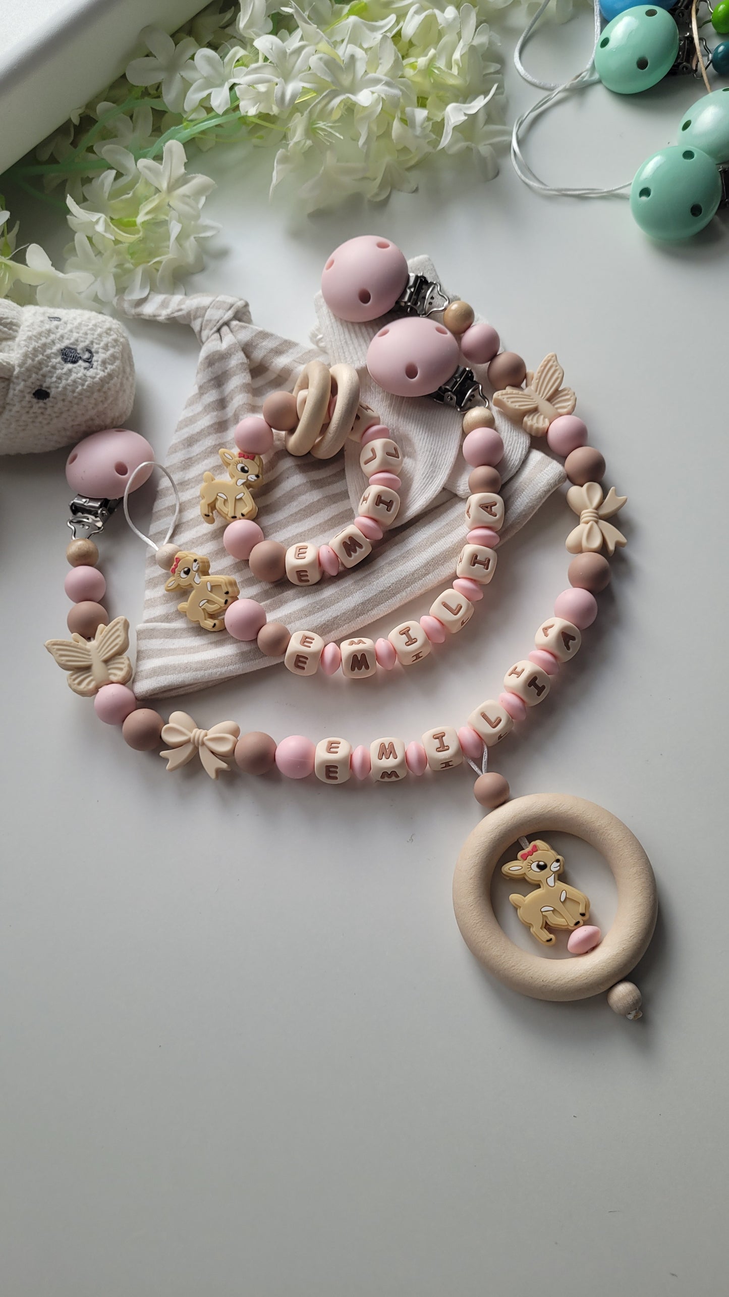 3er Set Schnullerkette Kinderwagenkette & Beissring mit Namen Reh & Schmetterlinge rosa taupe