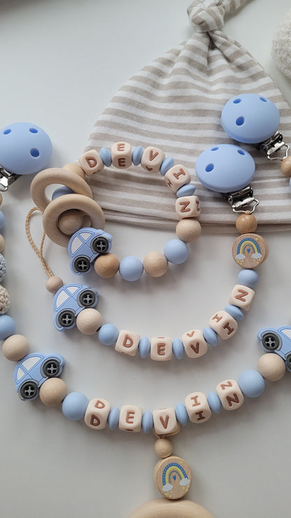 Schnullerkette Kinderwagenkette & Greifring mit Namen Auto Regenbogen babyblau holz