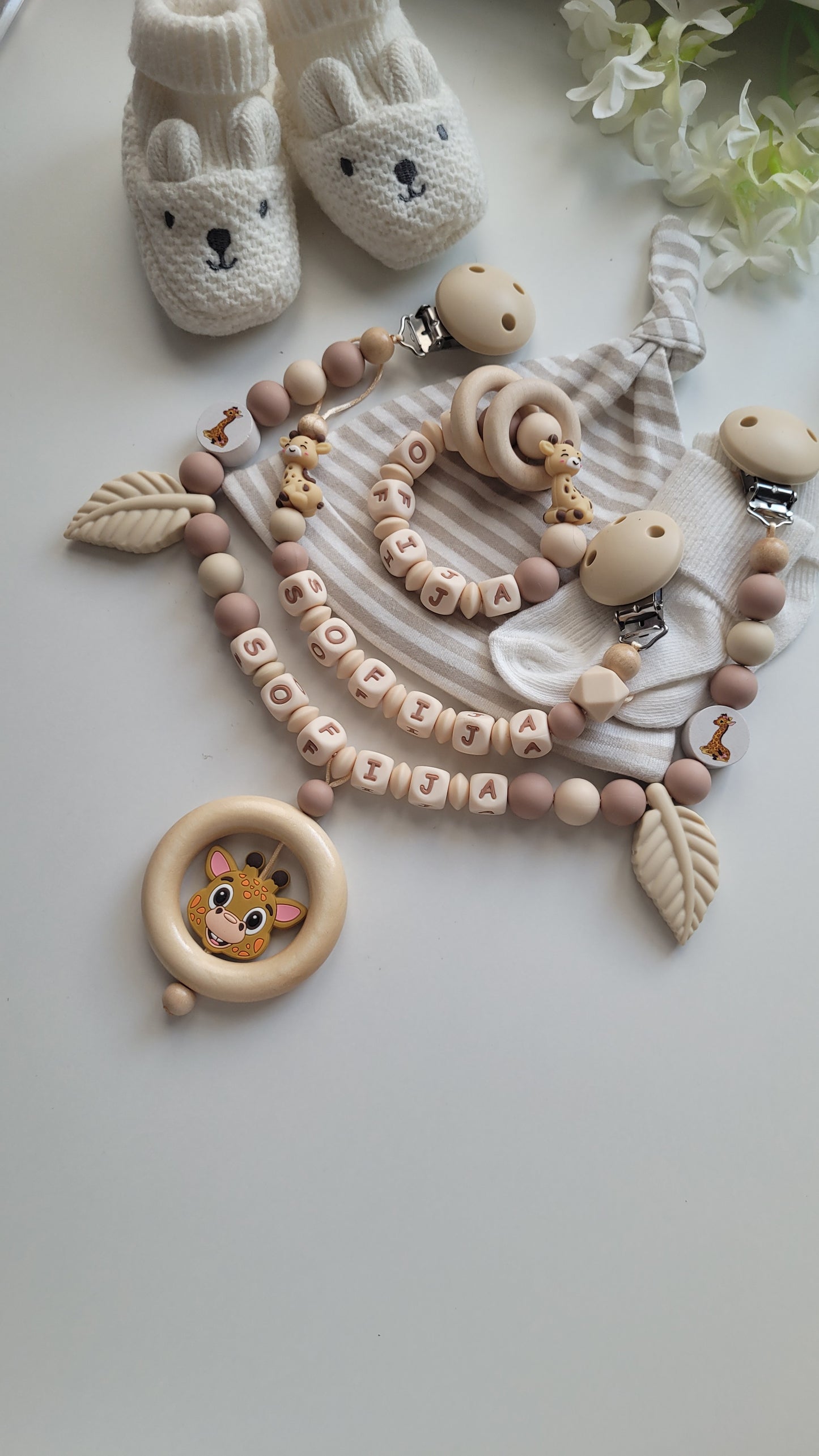 3er Set Schnullerkette Kinderwagenkette & Beissring mit Namen Giraffen & Blätter beige