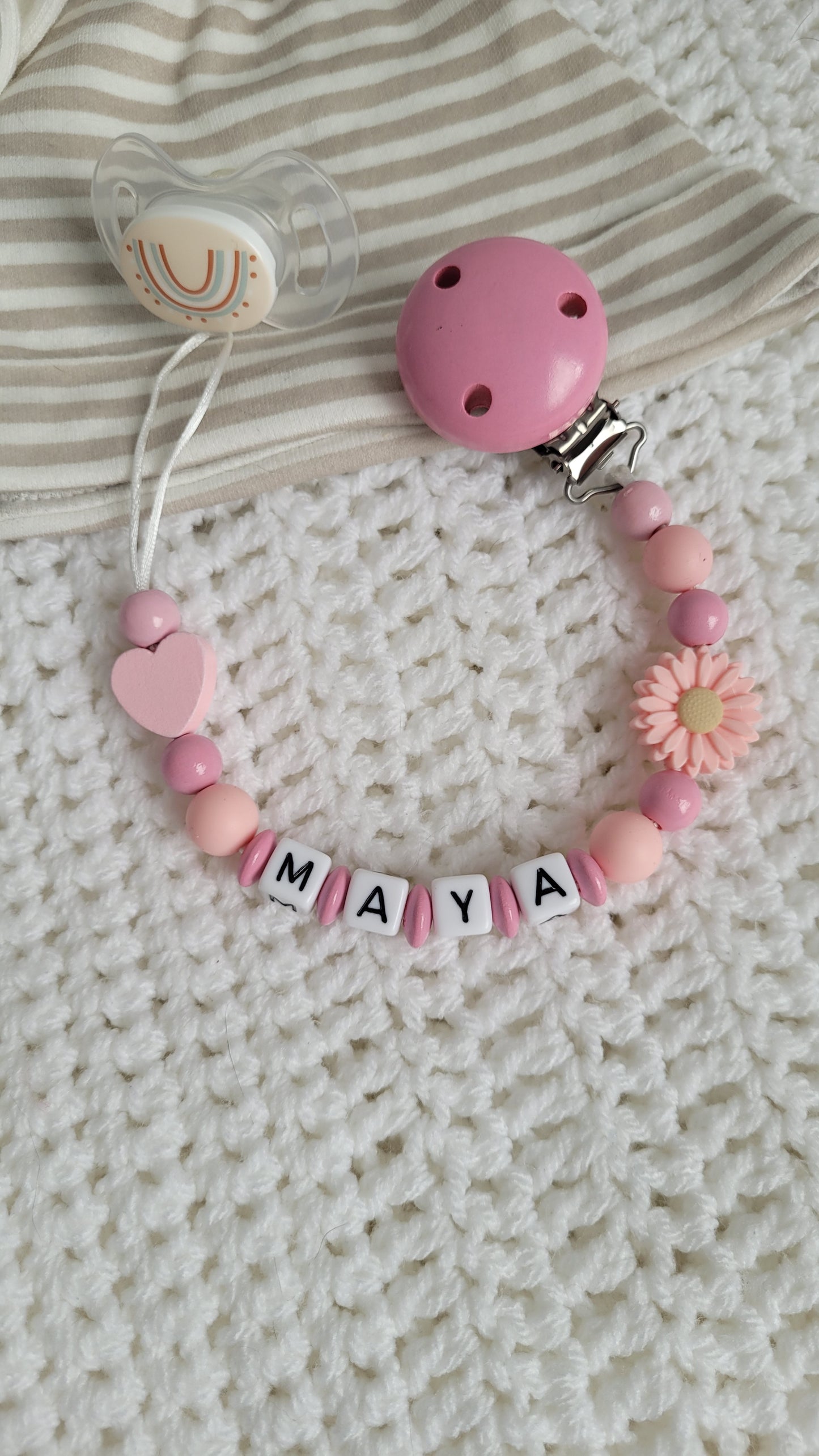 Schnullerkette mit Namen für Mädchen Blümchen babypink apricot