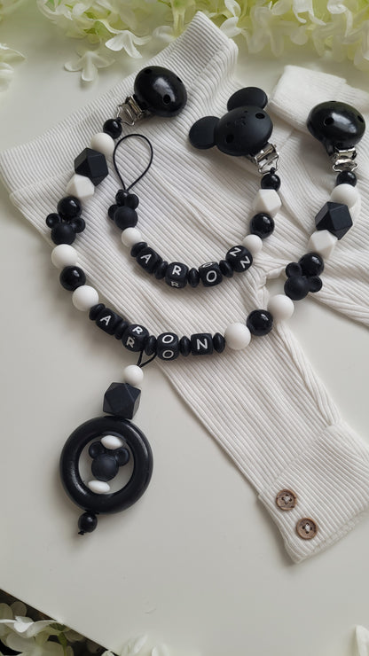 Kinderwagenkette & Schnullerkette mit Namen Maus schwarz weiß