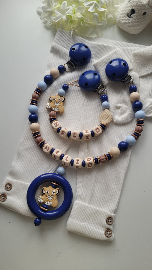 Kinderwagenkette & Schnullerkette mit Namen Löwen & Blätter