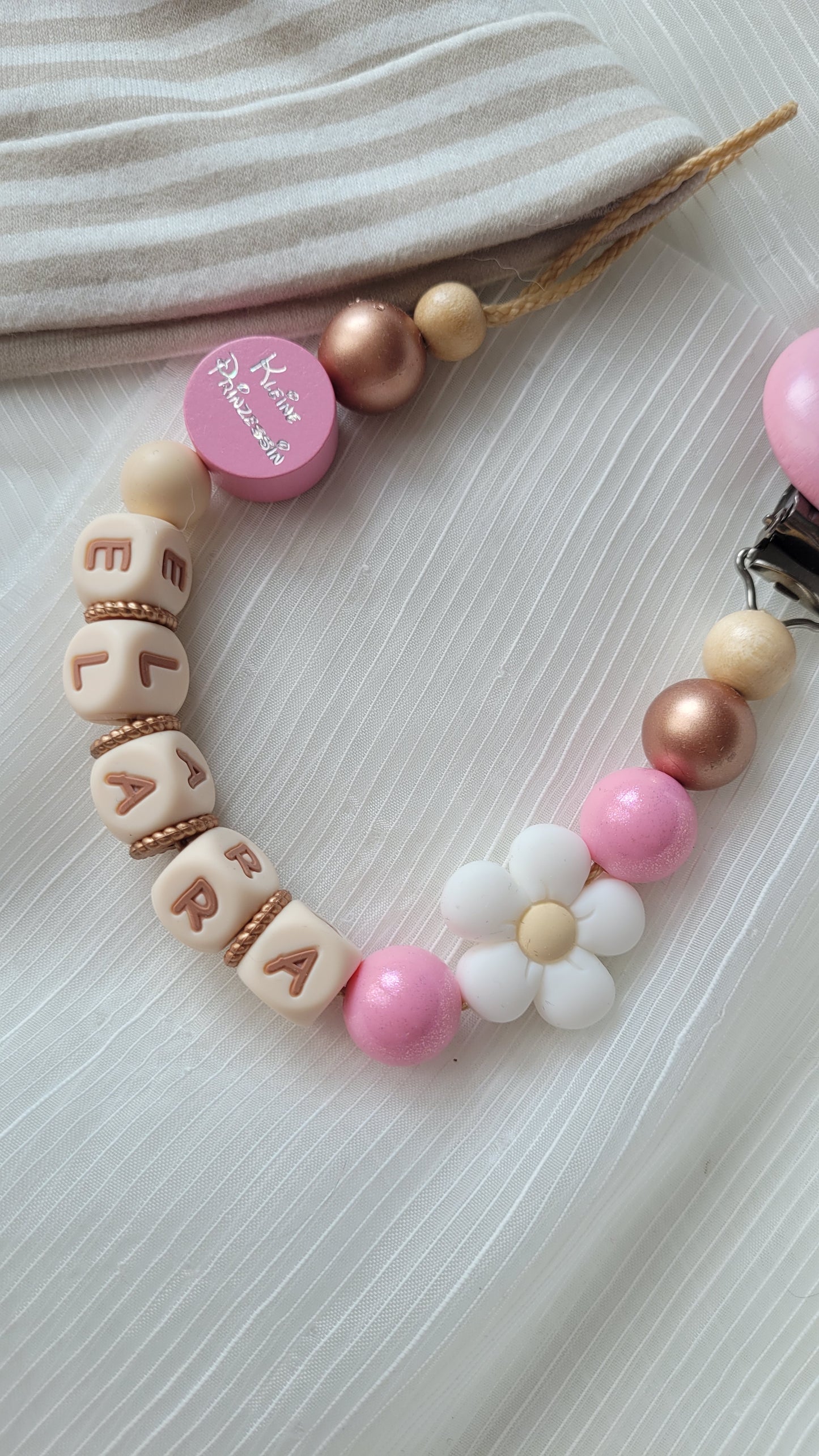 Schnullerkette mit Namen für Mädchen Kleine Prinzessin & Blume blush beige