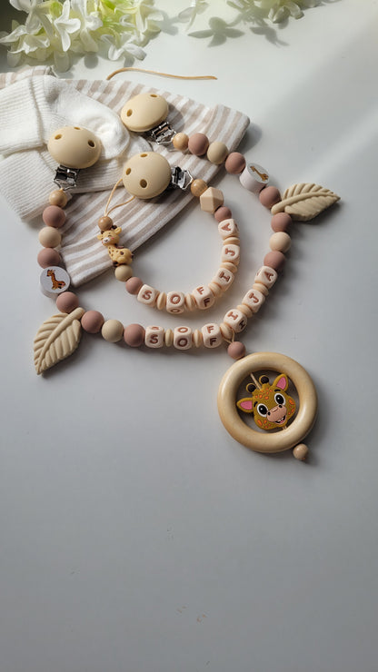 Kinderwagenkette & Schnullerkette mit Namen Giraffen beige braun