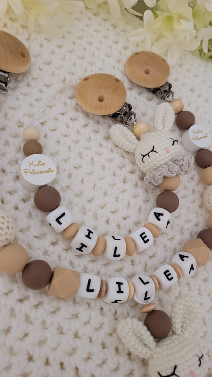 Kinderwagenkette & Schnullerkette mit Namen kleine Prinzessin & Häkelhase