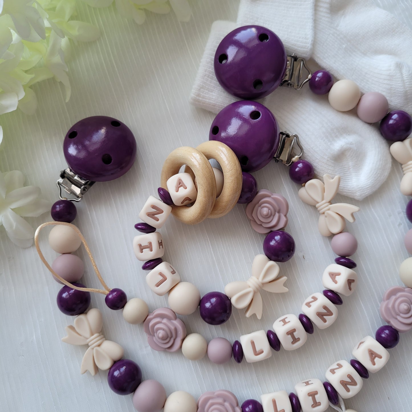 Kinderwagenkette & Schnullerkette + Greifring mit Namen für Mädchen Lila Maus