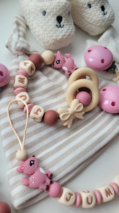 Kinderwagenkette  Schnullerkette Greifring mit Namen für Mädchen Rehe rosenholz beige braun