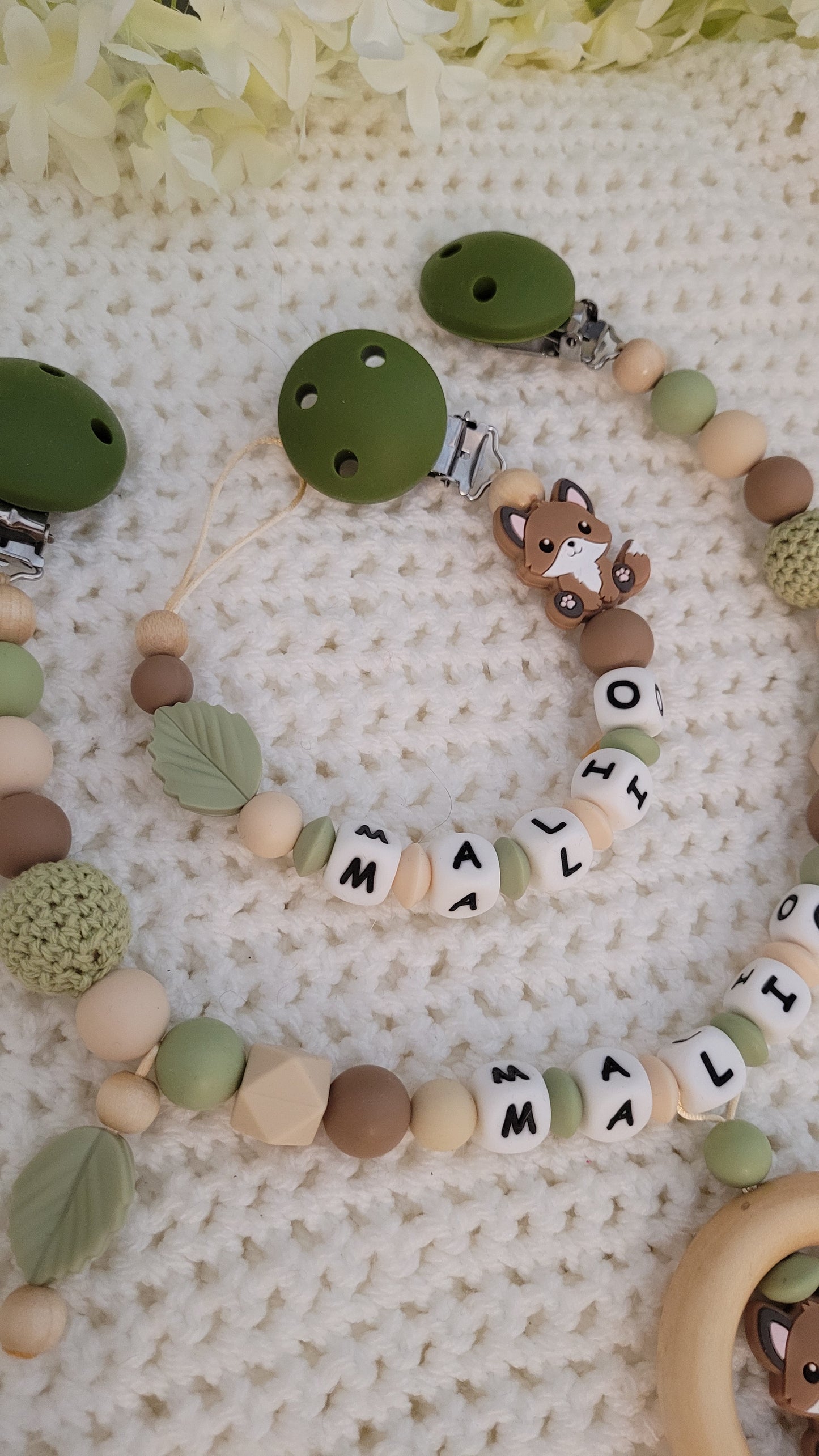 Kinderwagenkette & Schnullerkette mit Name grün beige Fuchs