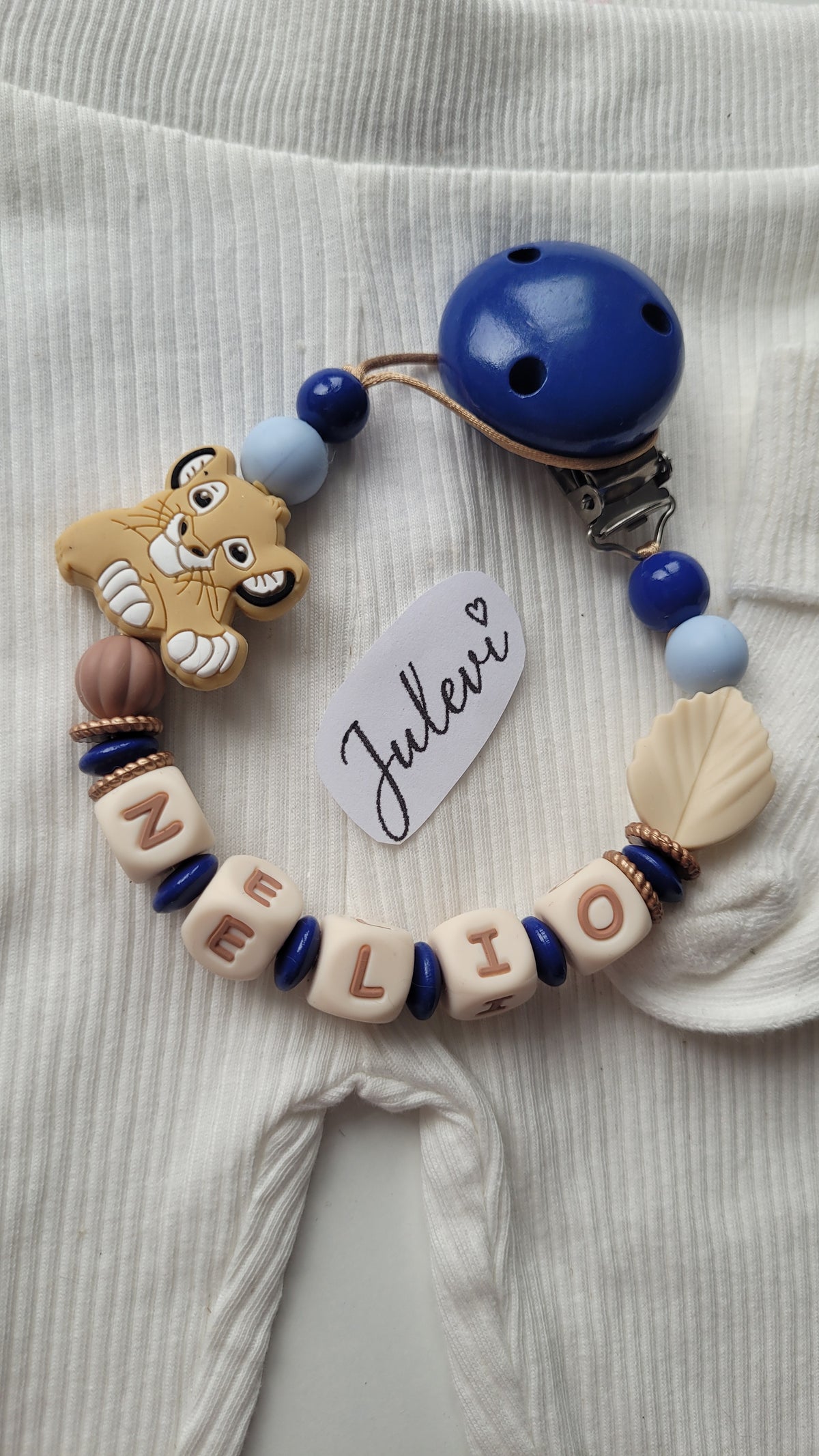 Schnullerkette mit Namen für Jungen Löwe blau gold