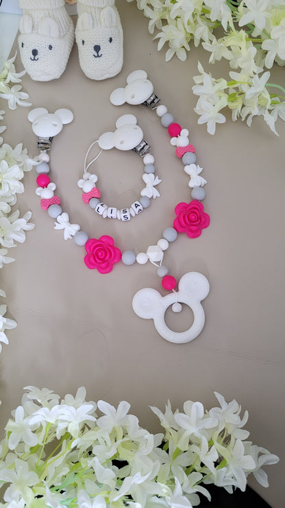 Kinderwagenkette & Schnullerkette mit Namen für Mädchen Blumen Maus