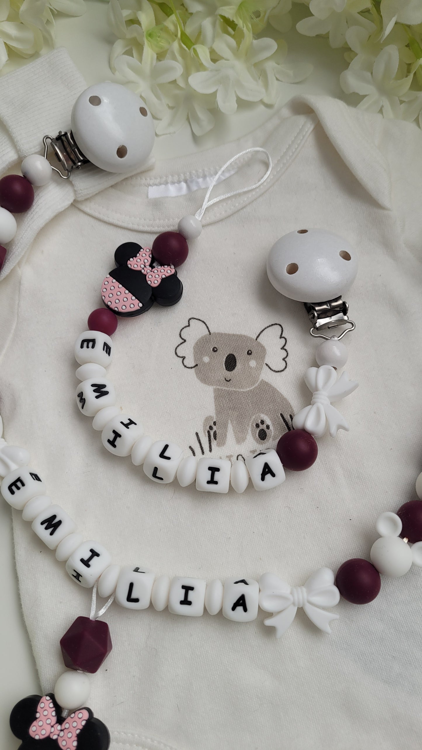 4 tlg Set Mädchentraum! Minnie Maus bordaux Schnullerkette Kinderwagenkette Greifring & Schlüsselanhänger personalisiert
