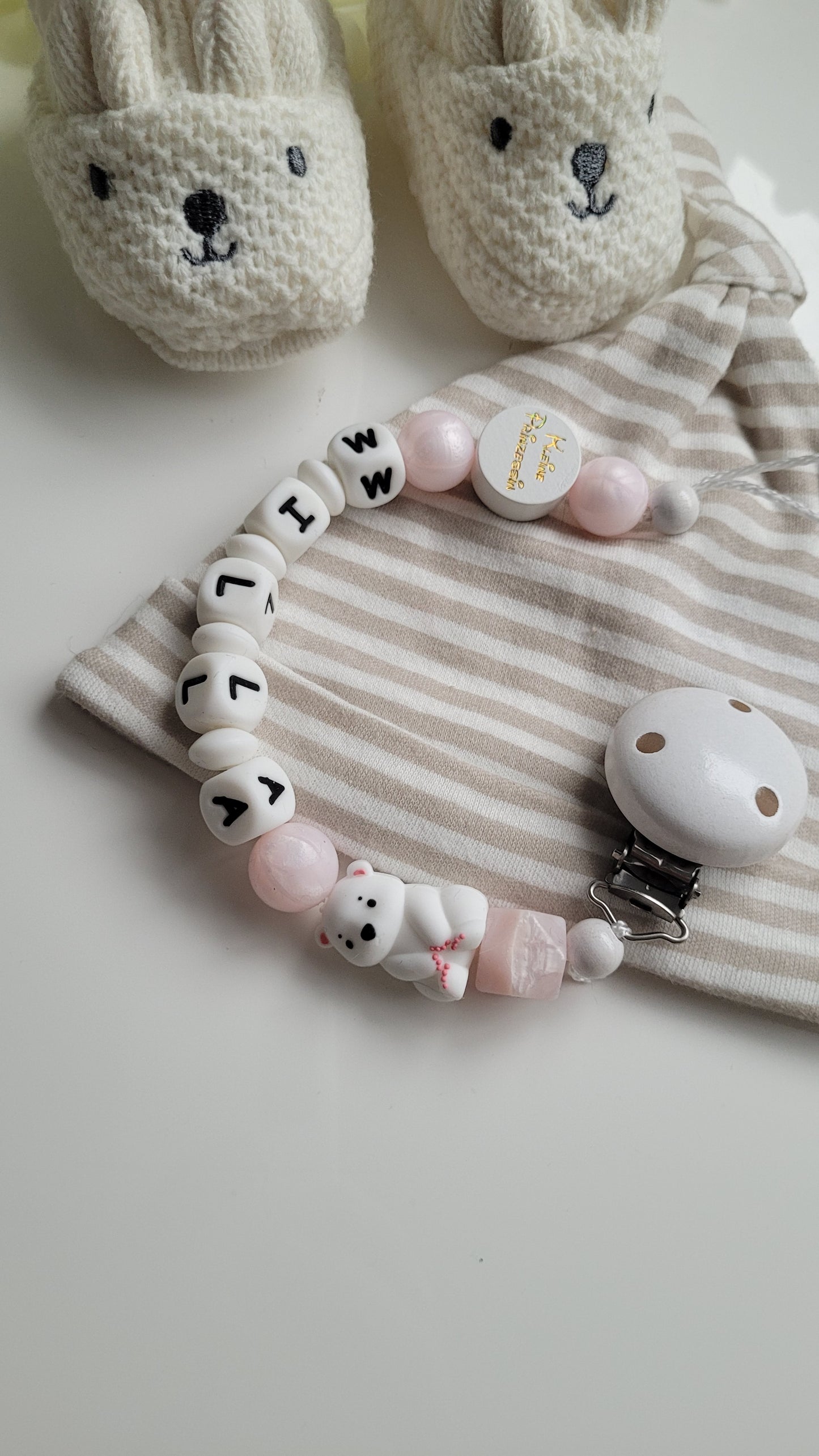 Schnullerkette mit Namen für Mädchen Eisbärchen rosa perlmutt weiss