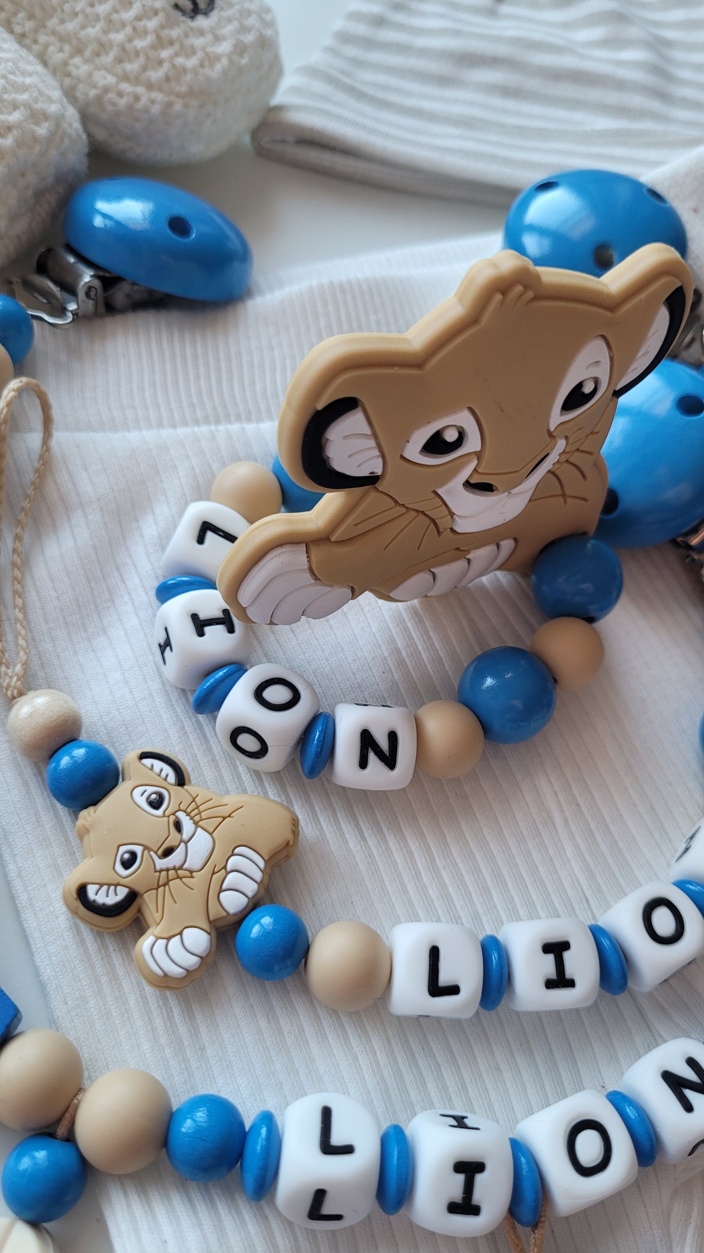 3er Set Schnullerkette Kinderwagenkette & Beissring mit Namen Löwe