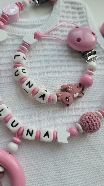 Kinderwagenkette & Schnullerkette mit Namen für Mädchen Reh & kleines Wunder der Welt rosa