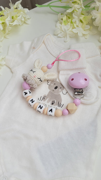 Kinderwagenkette & Schnullerkette mit Namen Hase rosa beige