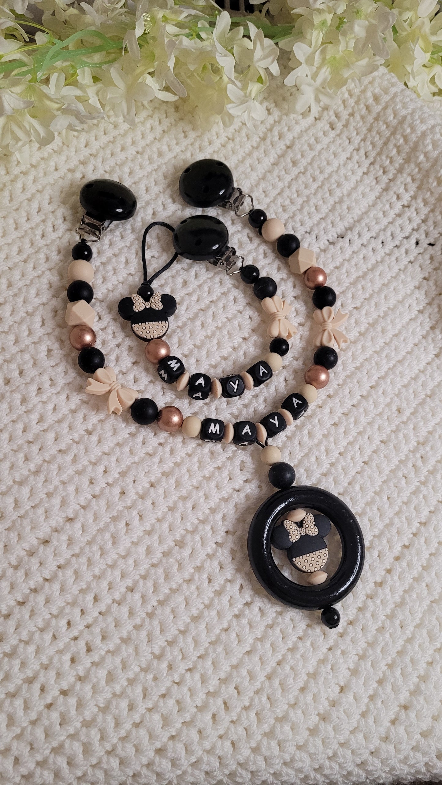 Kinderwagenkette & Schnullerkette mit Namen Minnie perlgold beige schwarz