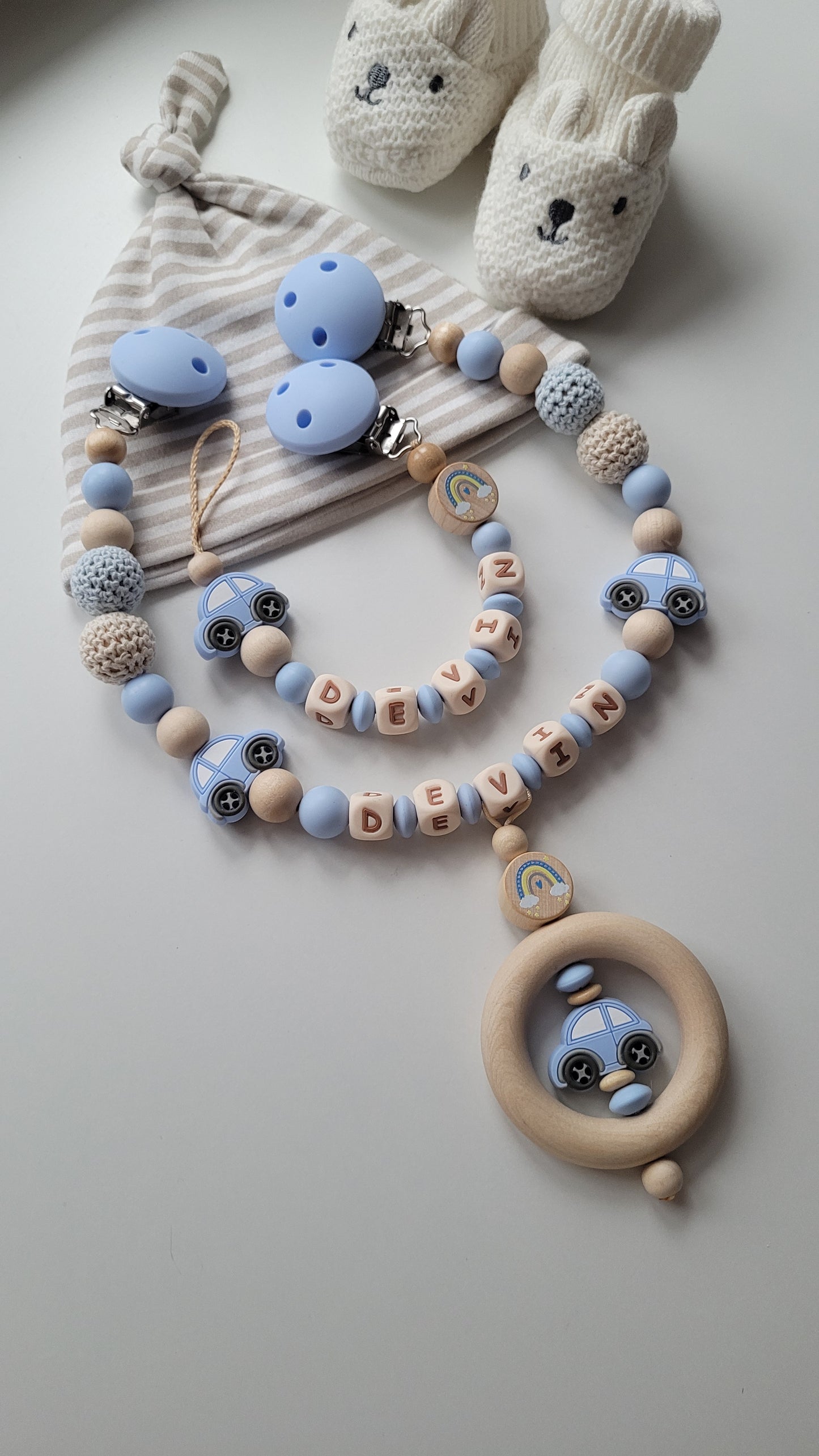 Schnullerkette Kinderwagenkette & Greifring mit Namen Auto Regenbogen babyblau holz