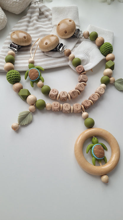 Schnullerkette Kinderwagenkette & Beissring mit Namen Schildkröte holz grün
