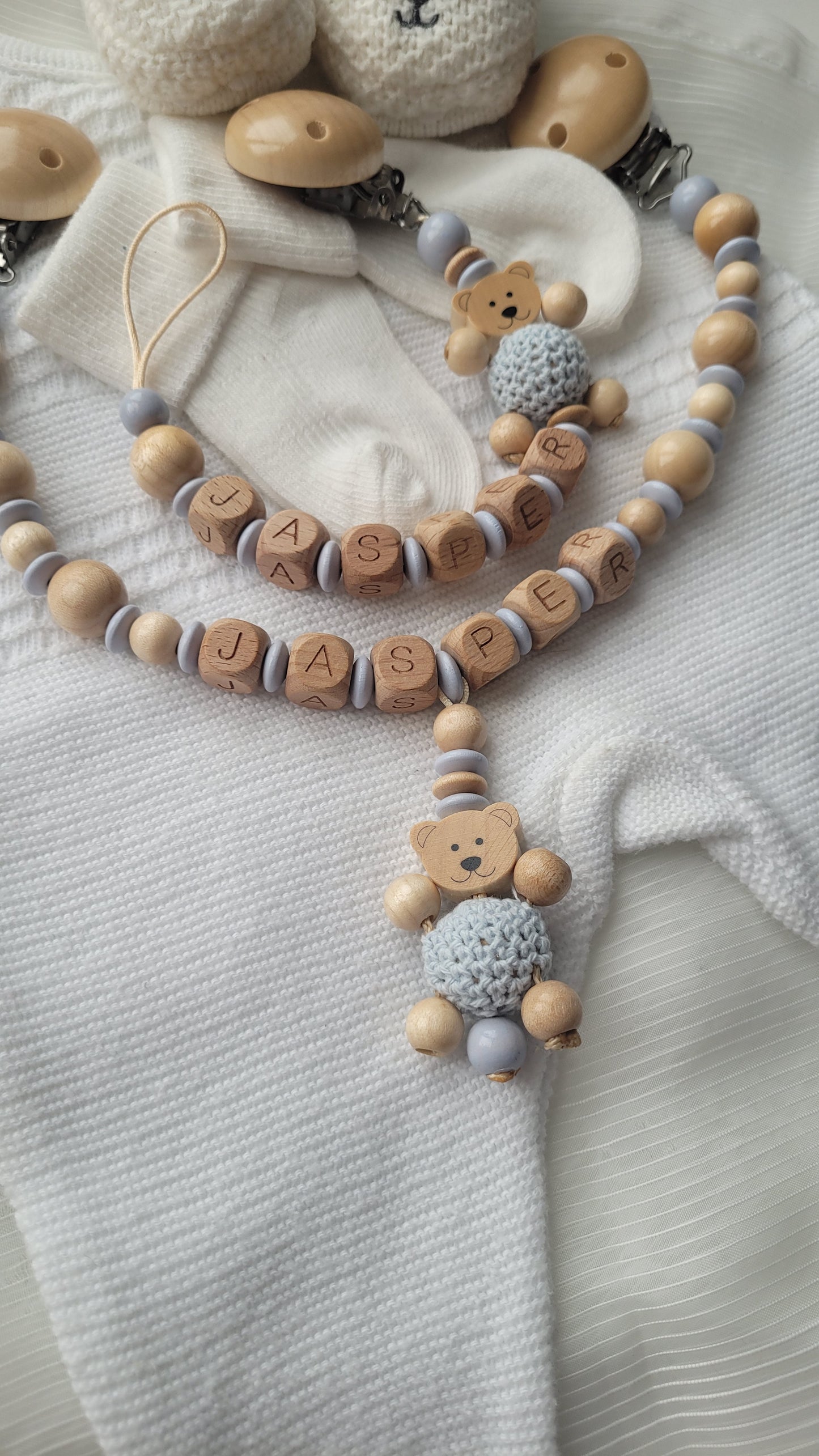 Kinderwagenkette & Schnullerkette mit Namen Teddy holz blau