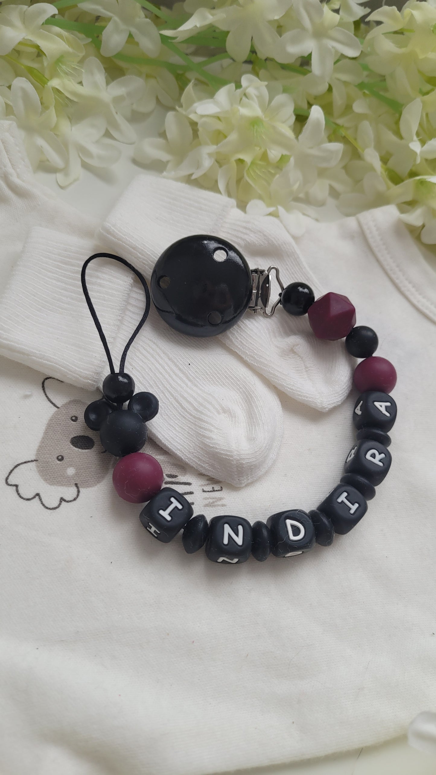 Schnullerkette mit Namen für Mädchen Maus weinrot schwarz