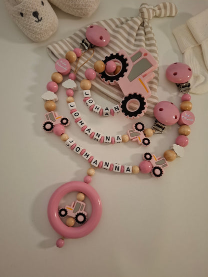 3er-Set Schnullerkette Kinderwagenkette & Greifring mit Namen Traktor rosa holz
