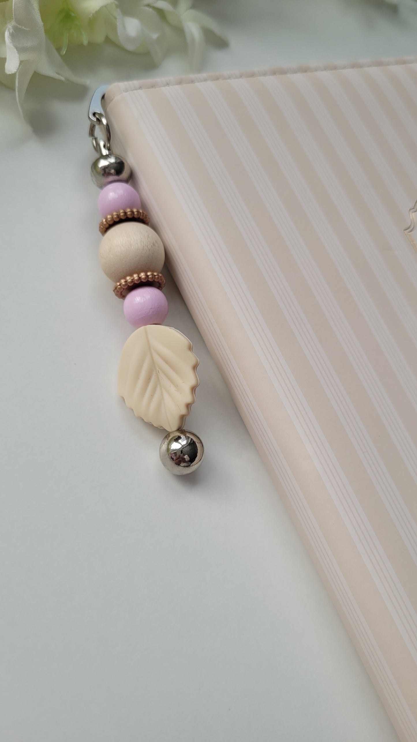 Lesezeichen Blatt rosa holz rosegold