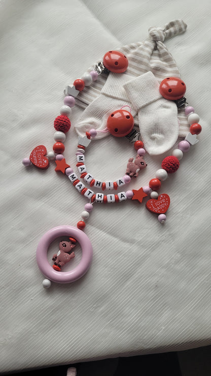 Kinderwagenkette & Schnullerkette mit Namen für Mädchen Rehe rosa rot