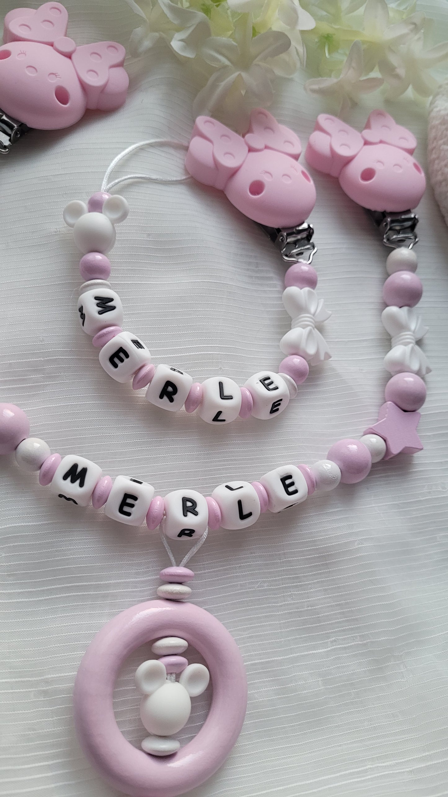 Kinderwagenkette & Schnullerkette mit Namen für Mädchen Maus rosa