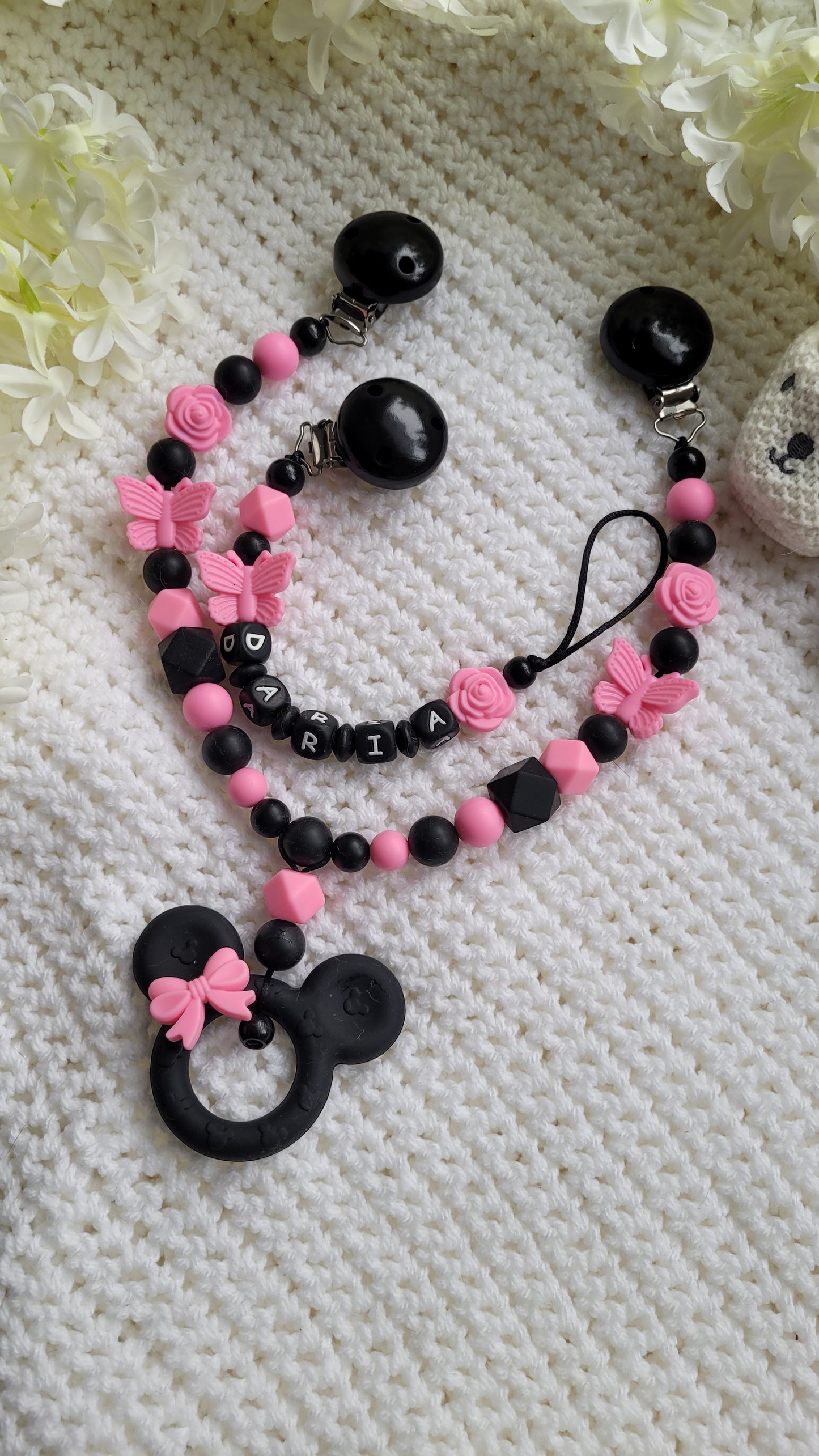 Kinderwagenkette & Schnullerkette mit Namen für Mädchen Schmetterling Maus schwarz pink