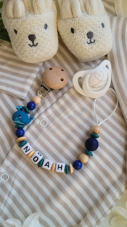 Schnullerkette mit Namen für Jungen Wahl türkis Holz blau