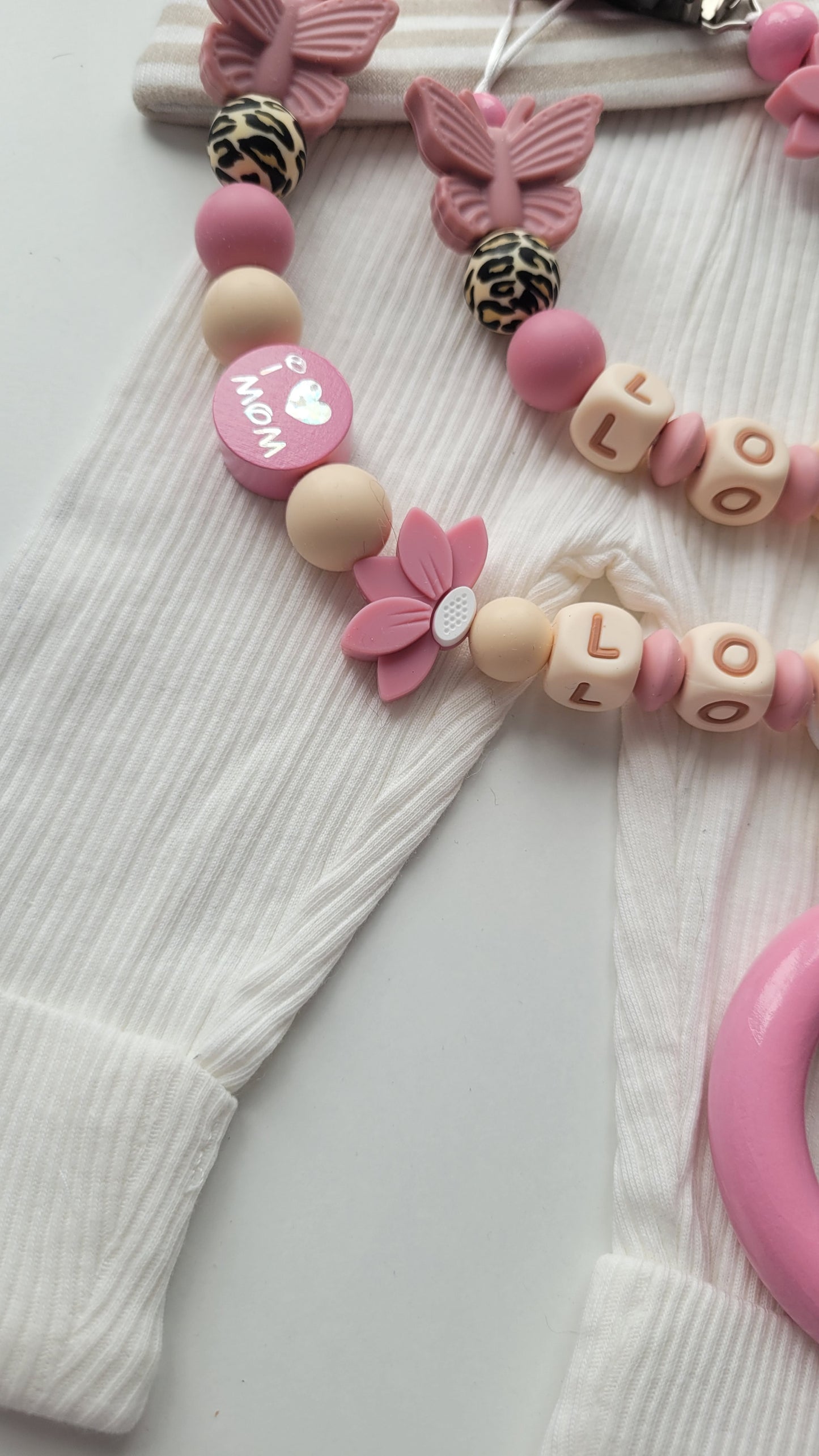 3er Set Schnullerkette Kinderwagenkette & Beissring mit Namen  Blumen &Schmetterlinge beige altrosa
