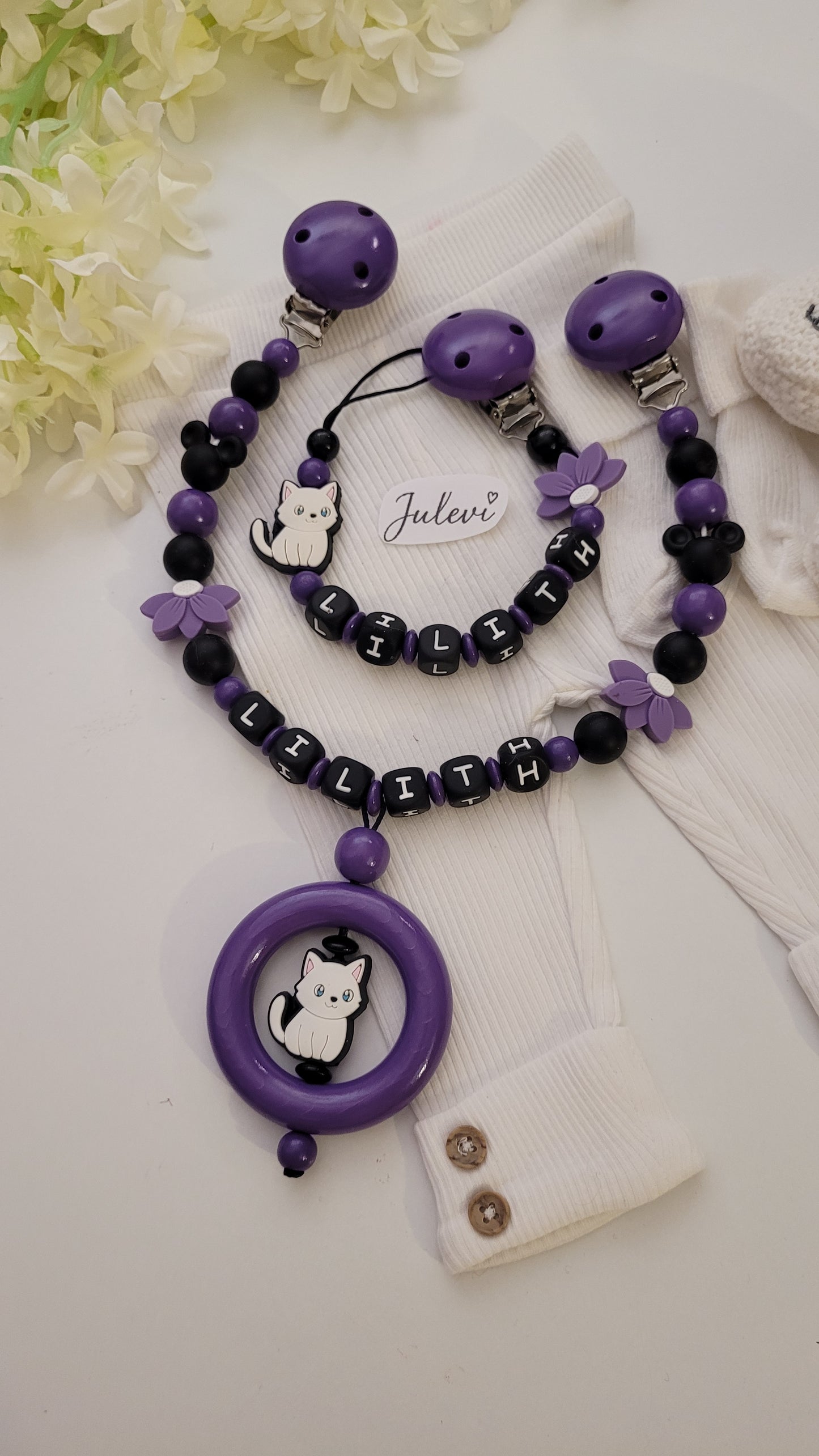 Kinderwagenkette & Schnullerkette mit Namen für Mädchen Katzen & Mäuse