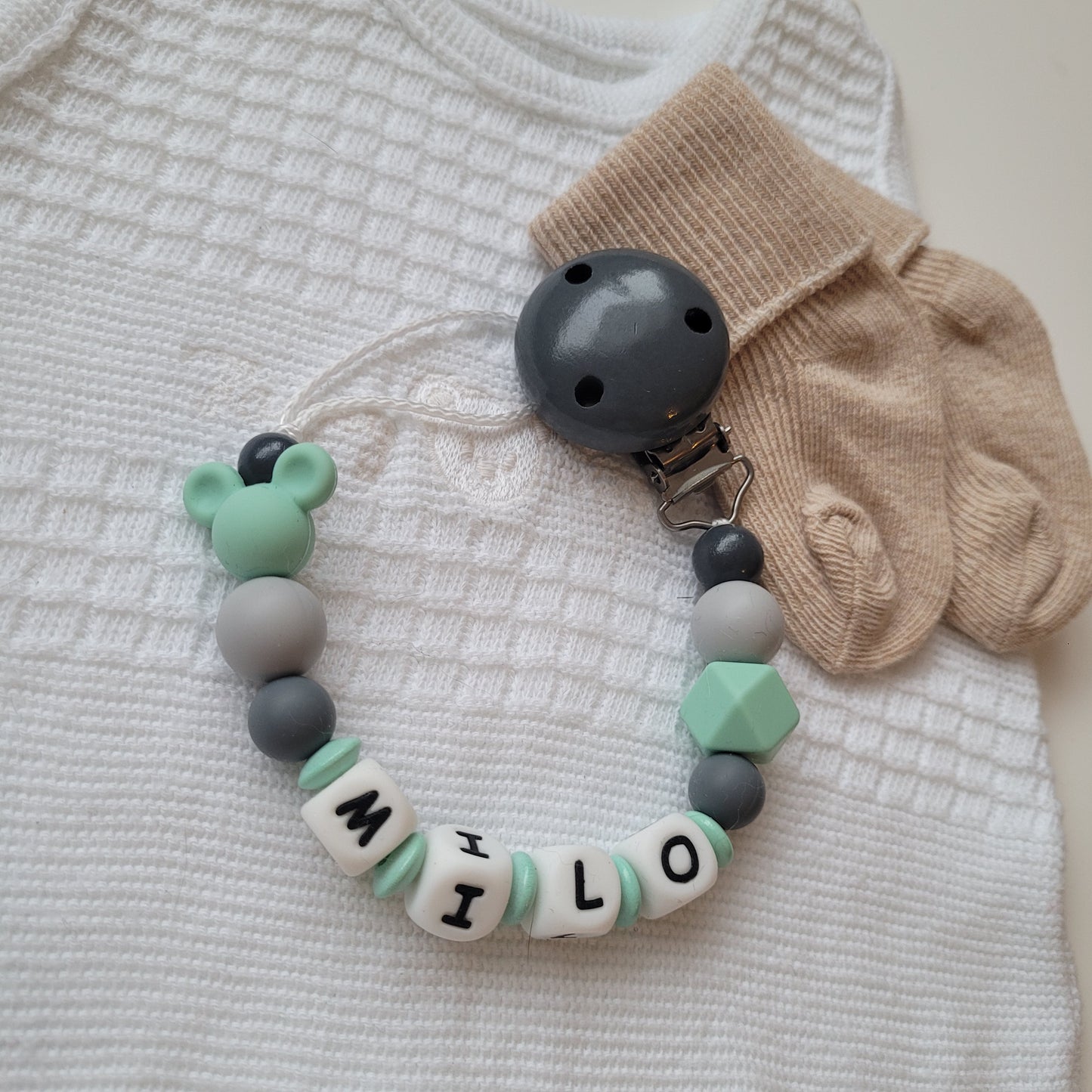 Schnullerkette mit Namen Junge / Mädchen Maus mint grau