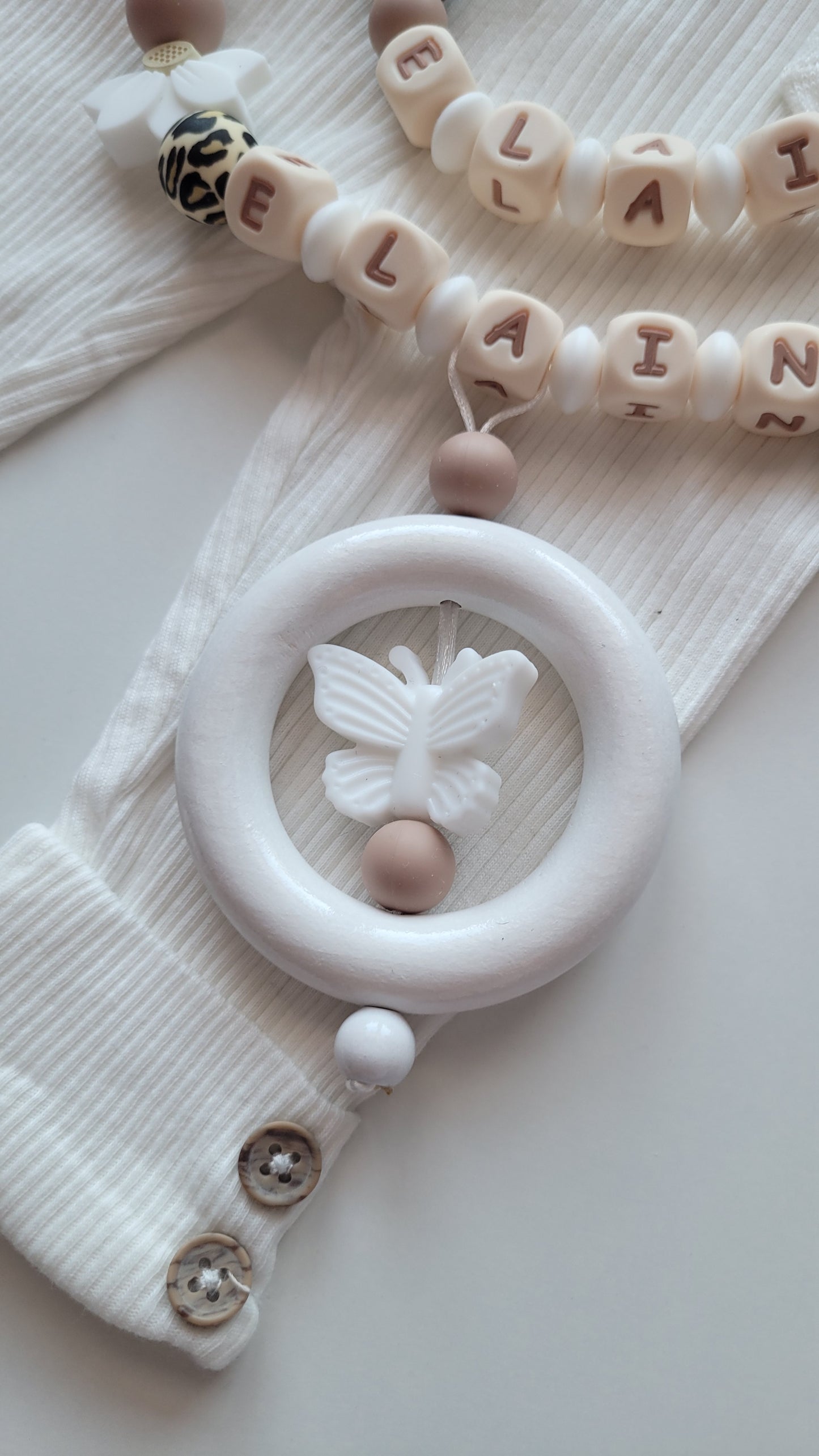 3er Set Schnullerkette Kinderwagenkette & Beissring mit Namen  Schmetterlinge leo weiss taupe