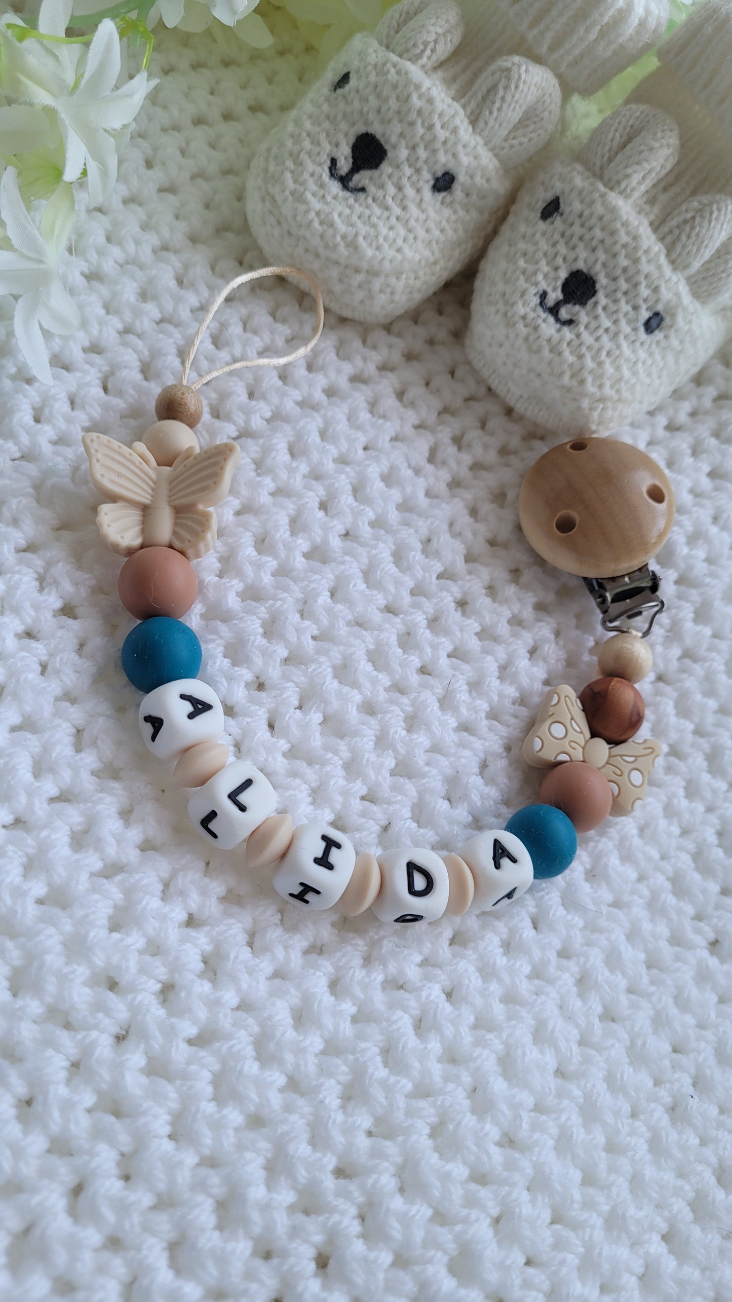 Schnullerkette mit Namen für Mädchen Schmetterling Braun petrol