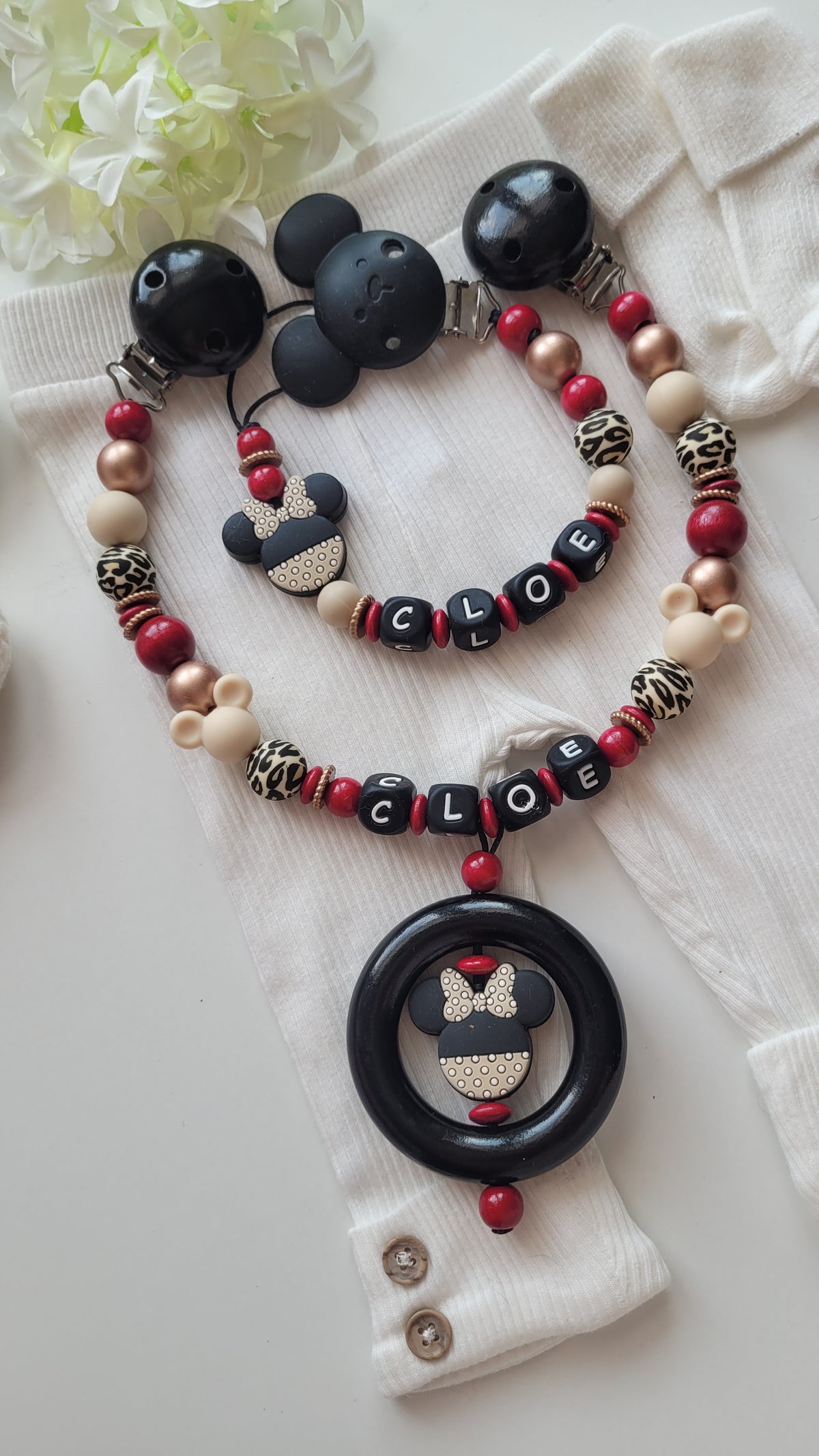 Kinderwagenkette & Schnullerkette Set mit Namen Maus Leoperlen Holzring weinrot rosegold Silikon Holz | personalisiert