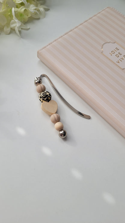 Lesezeichen Herz leo taupe Holz