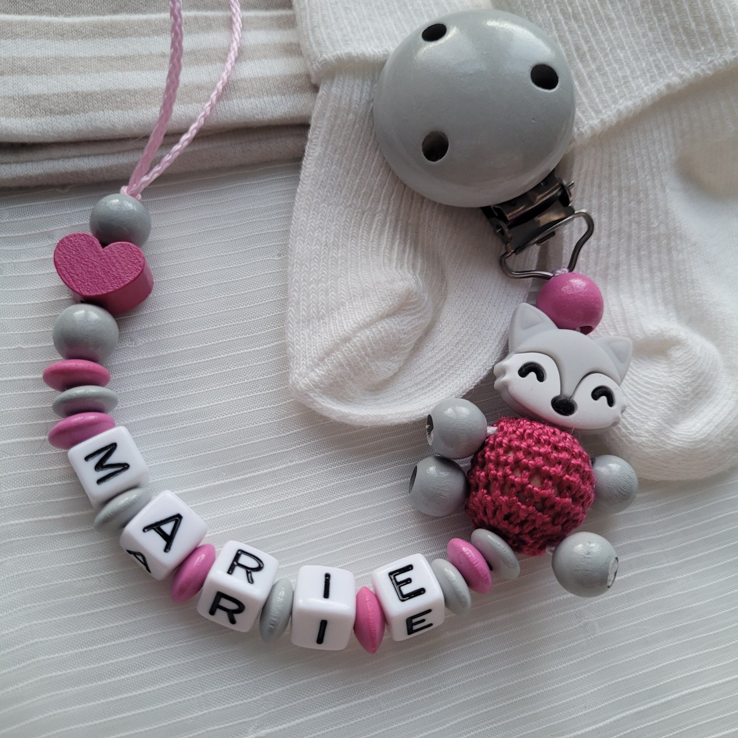 Schnullerkette mit Namen für Mädchen Fuchs & Herz pink grau