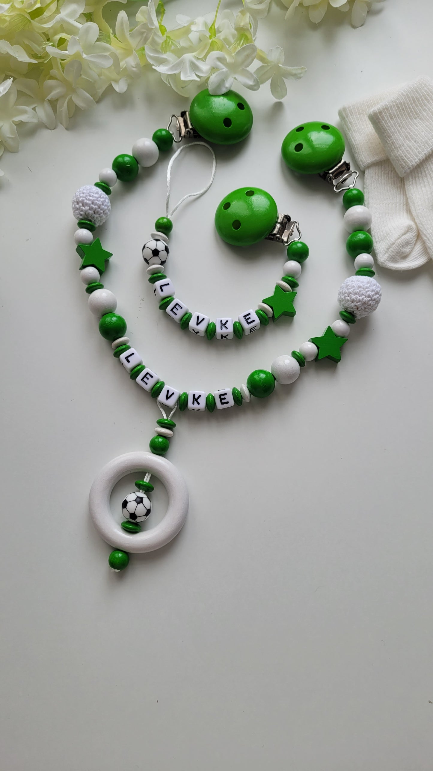 Kinderwagenkette & Schnullerkette Fussball grün weiss