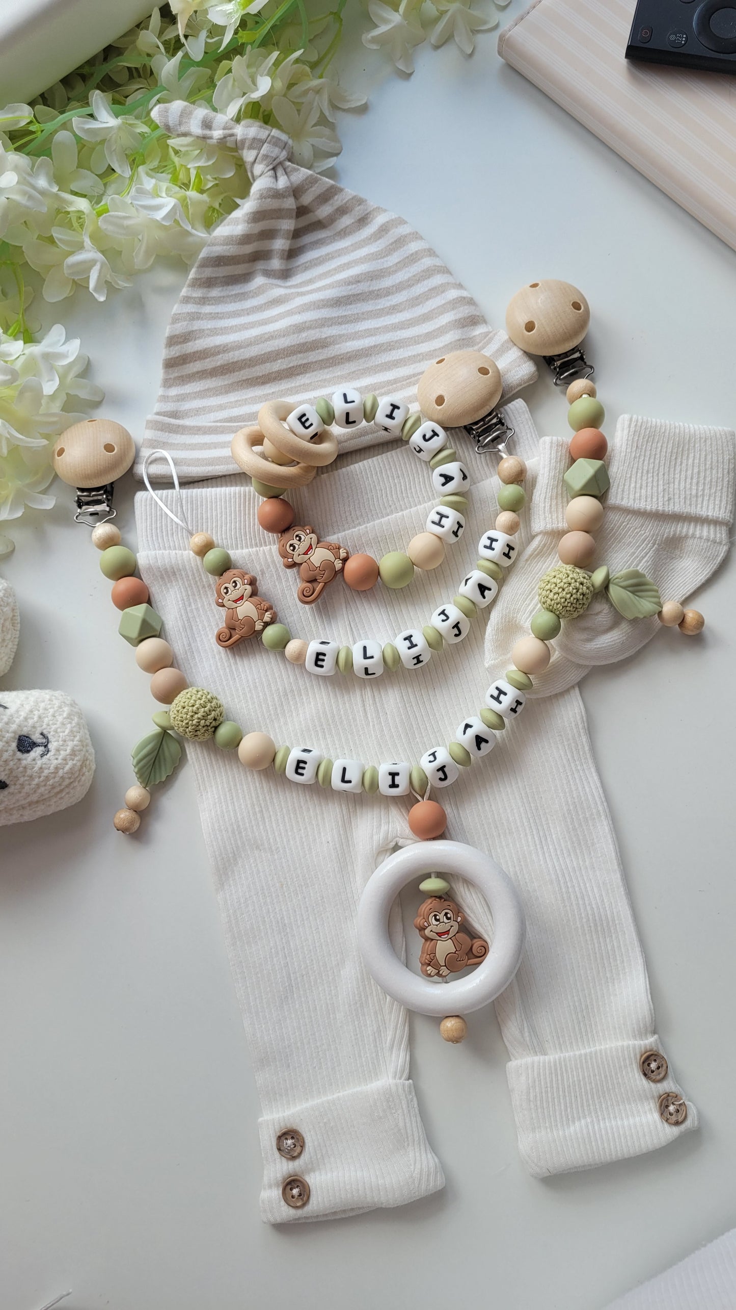 3tlg Set Schnullerkette Kinderwagenkette Greifring mit Namen | Affen | Beige Grün