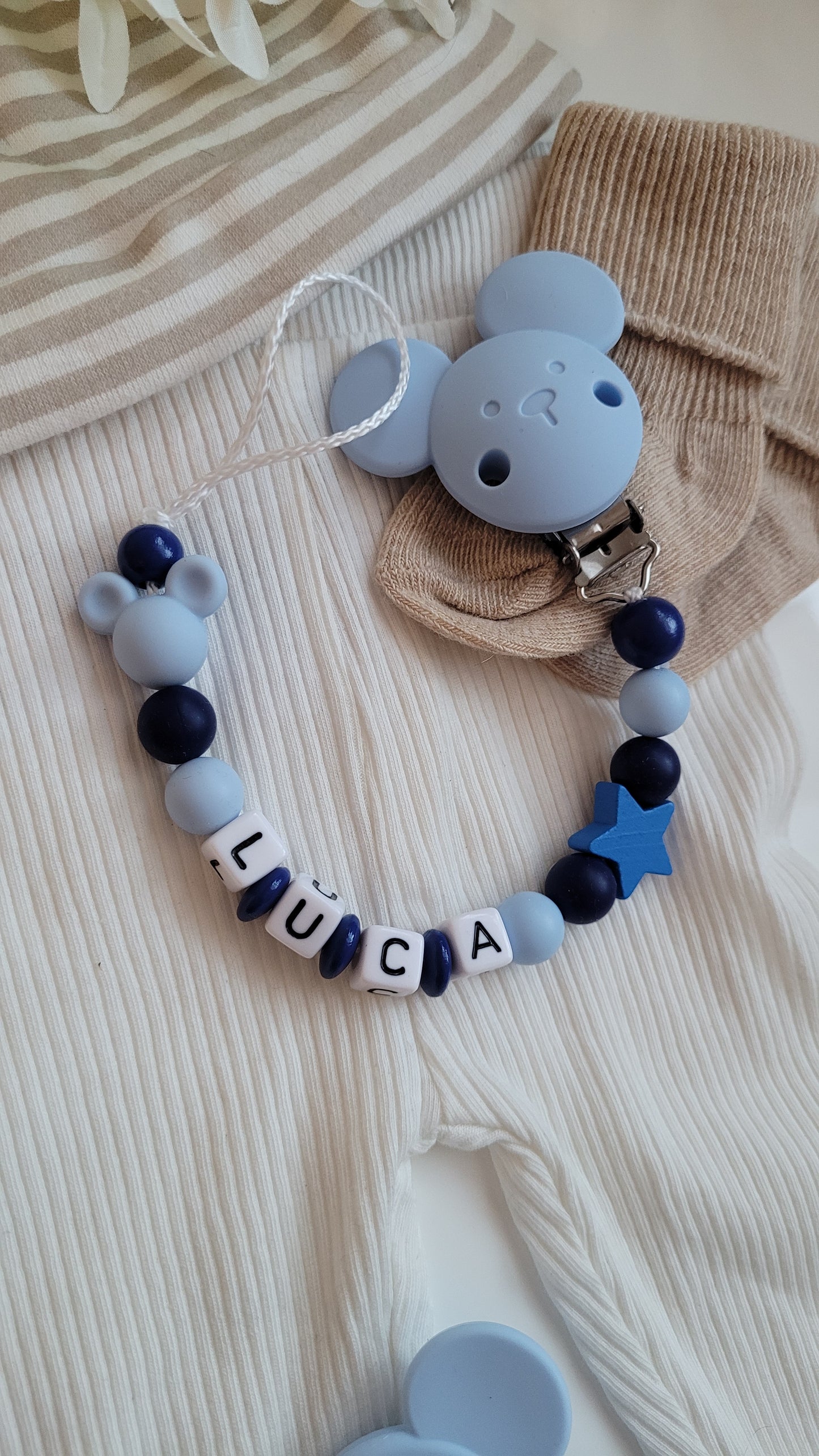 Kinderwagenkette & Schnullerkette mit Namen *Maus*  hellblau marine