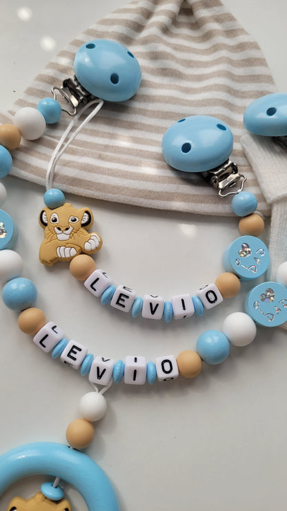 Kinderwagenkette & Schnullerkette mit Namen Löwen i love Mom und Dad blau beige weiss