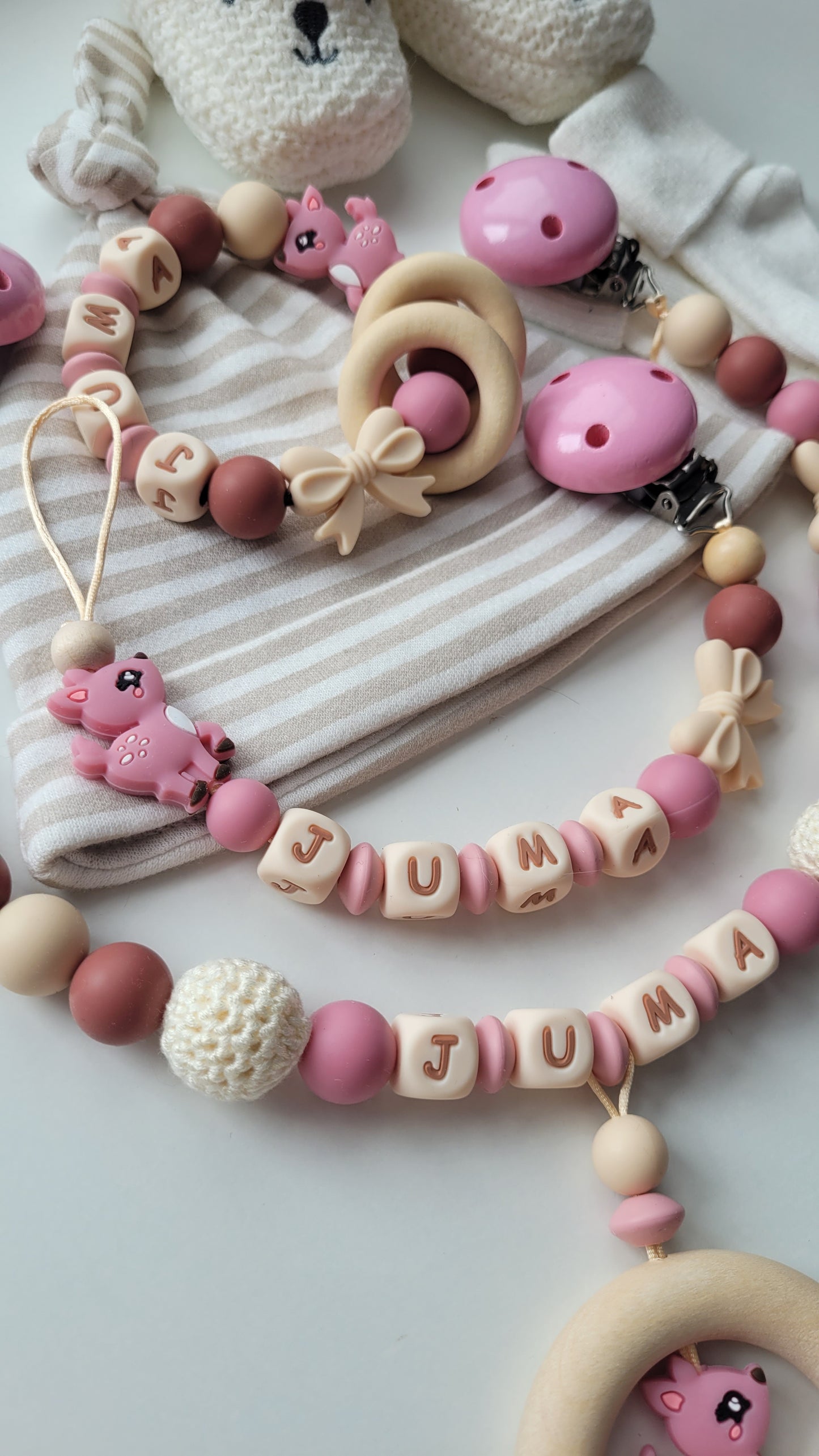 Kinderwagenkette  Schnullerkette Greifring mit Namen für Mädchen Rehe rosenholz beige braun