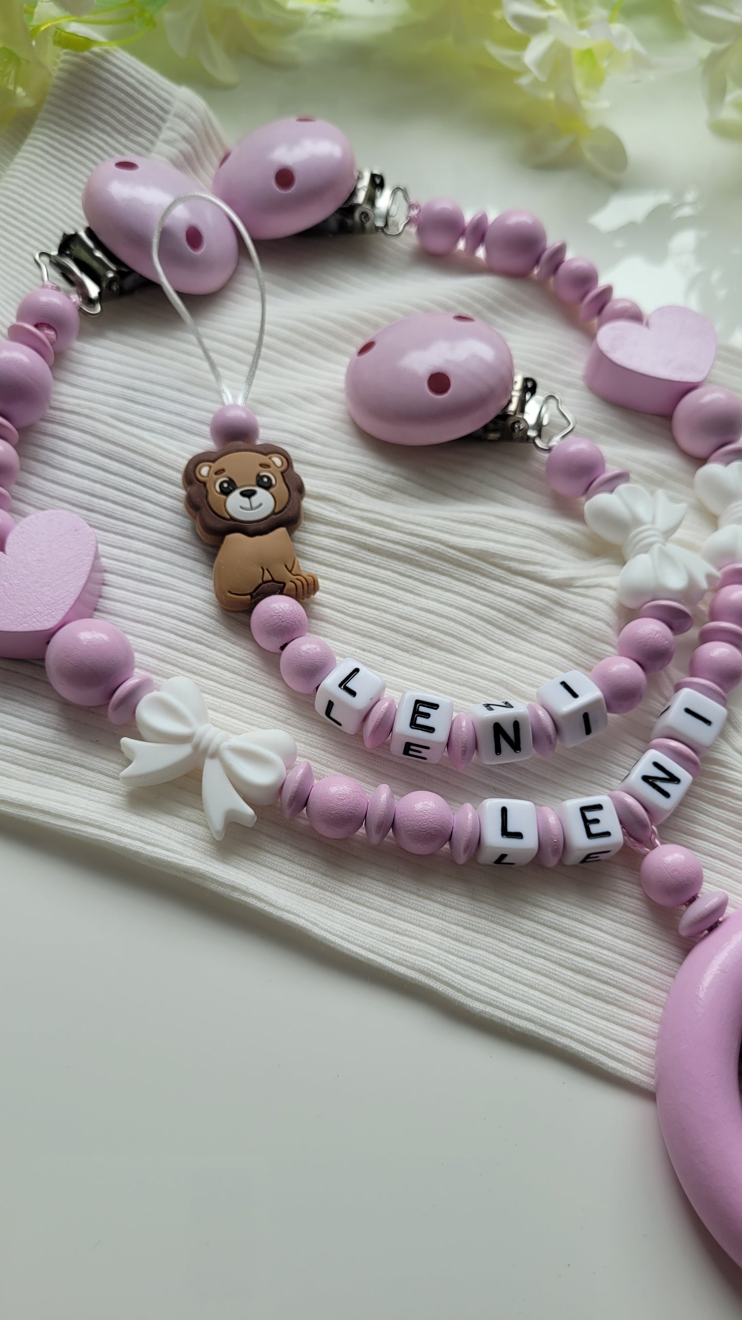 Kinderwagenkette & Schnullerkette mit Namen Löwe rosa