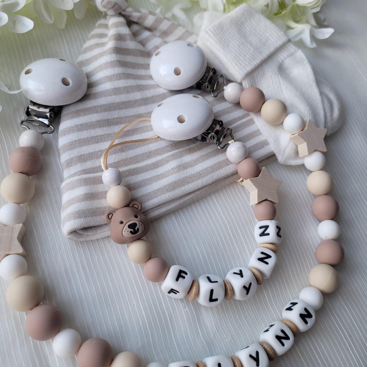 Kinderwagenkette & Schnullerkette Set Baby Teddy für Jungen braun beige weiss holz