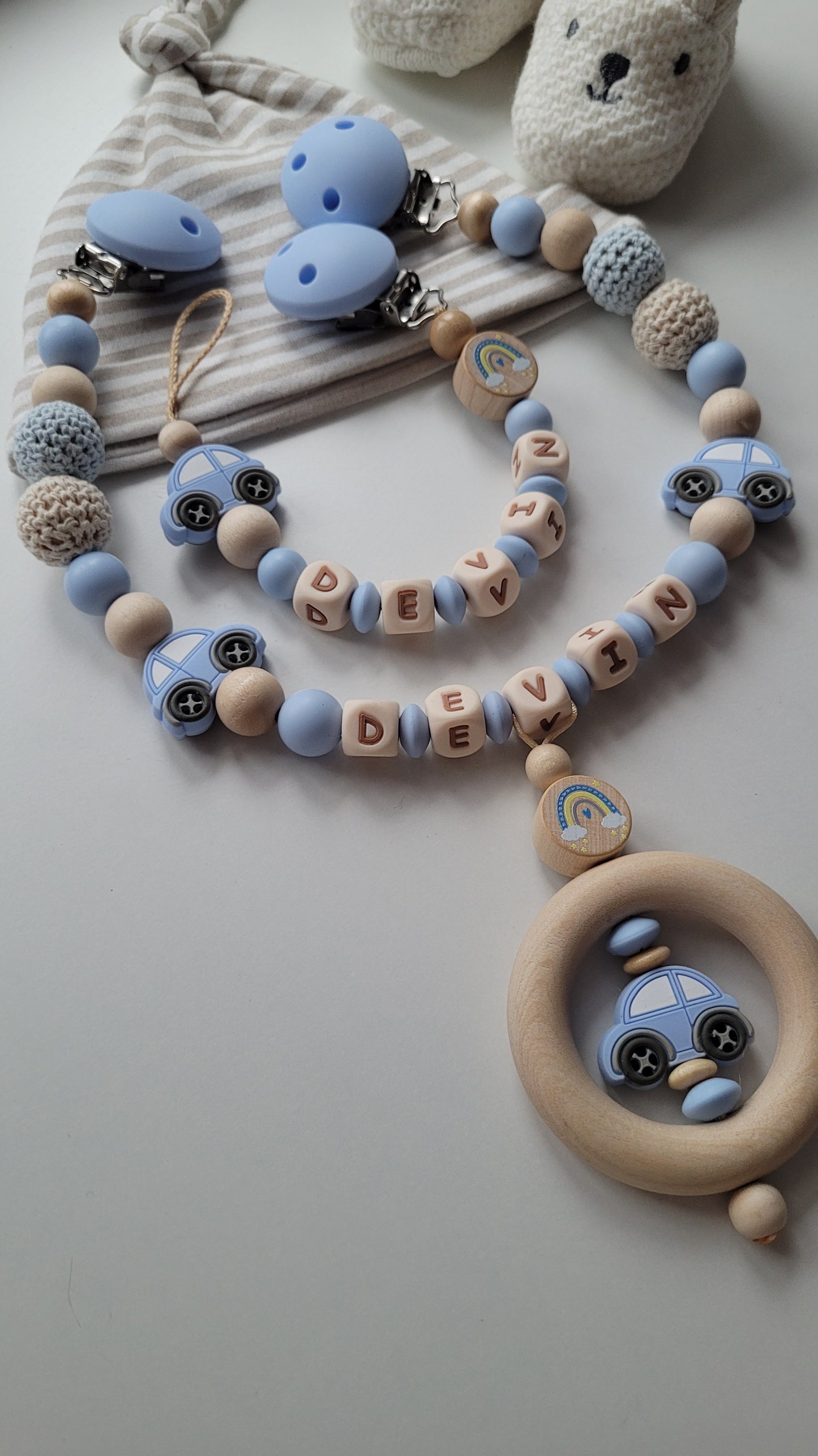 Schnullerkette Kinderwagenkette & Greifring mit Namen Auto Regenbogen babyblau holz