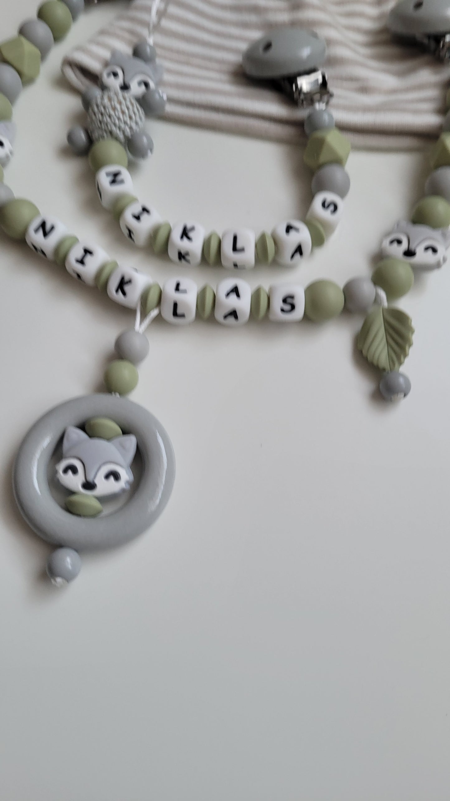 3tlg.Set Schnullerkette Kinderwagenkette & Greifring mit Namen Fuchs grün grau
