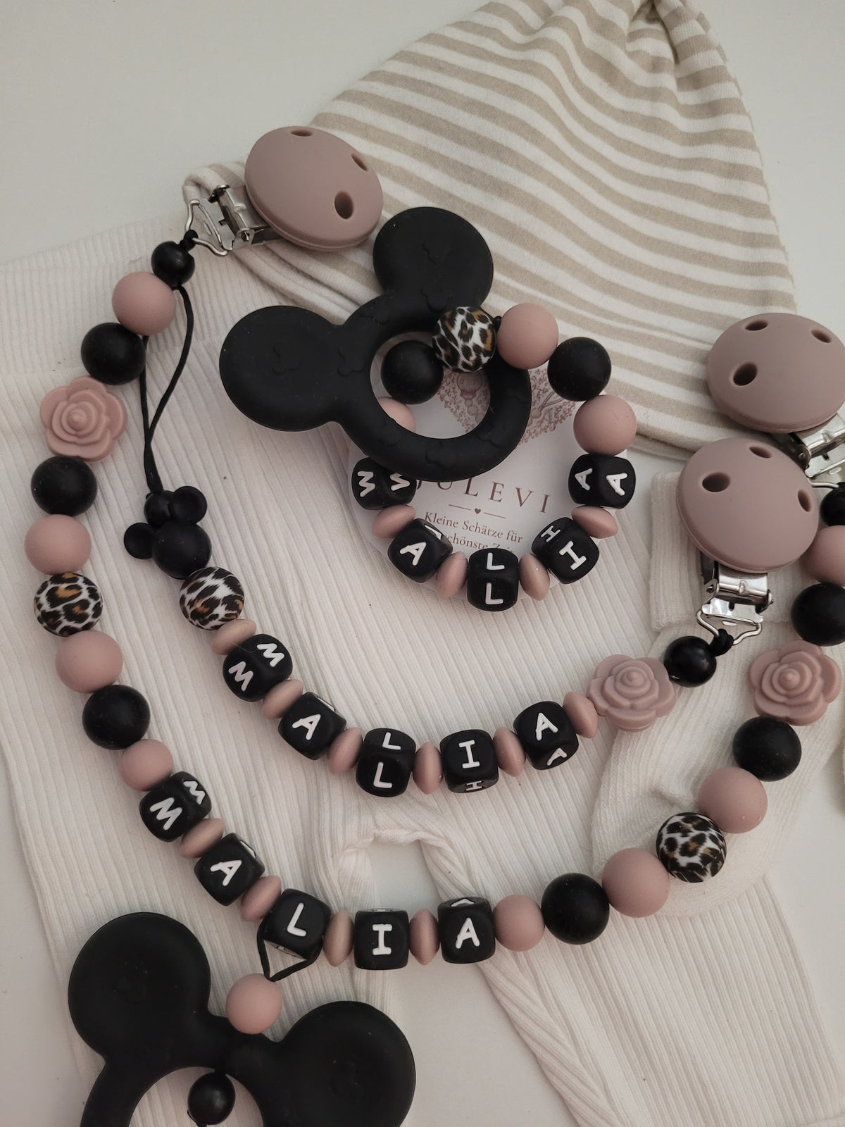 3er Set Schnullerkette, Kinderwagenkette & Greifring mit Namen Maus Rosen graurosé schwarz leo