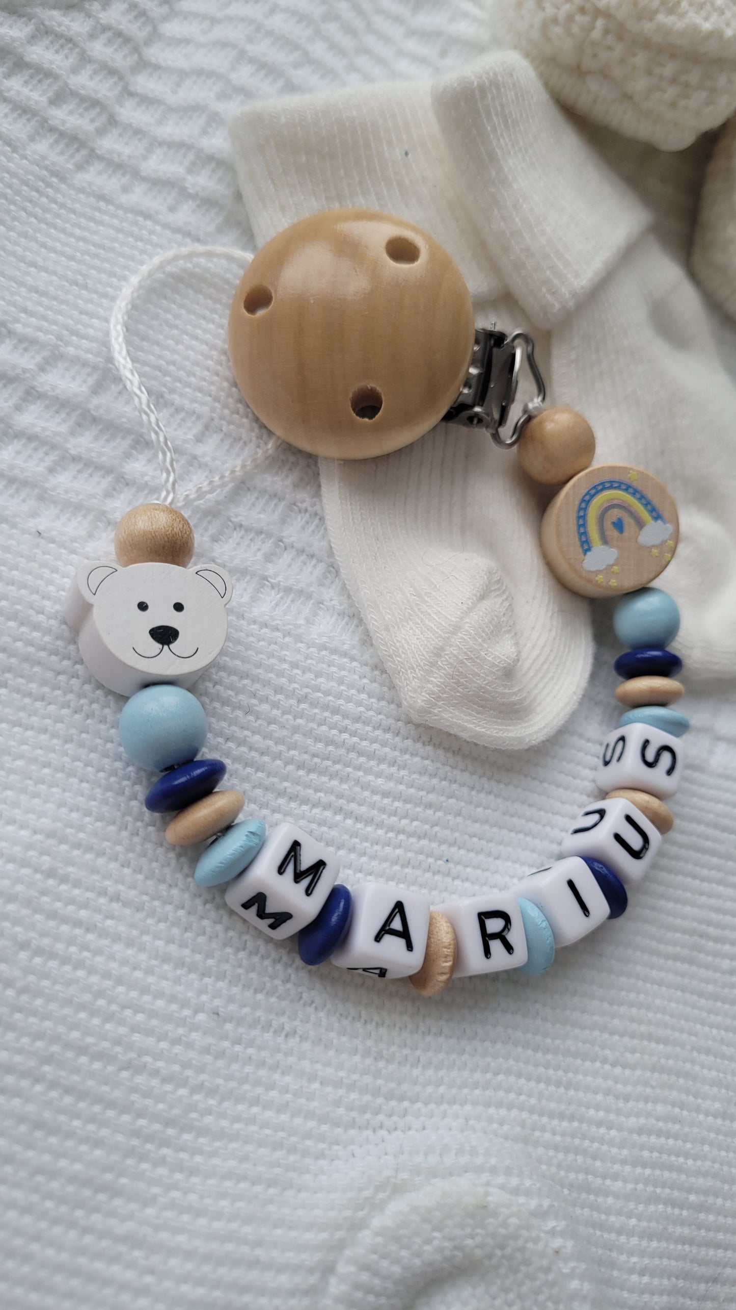 Schnullerkette mit Namen für Jungen Teddy & Regenbogen blau