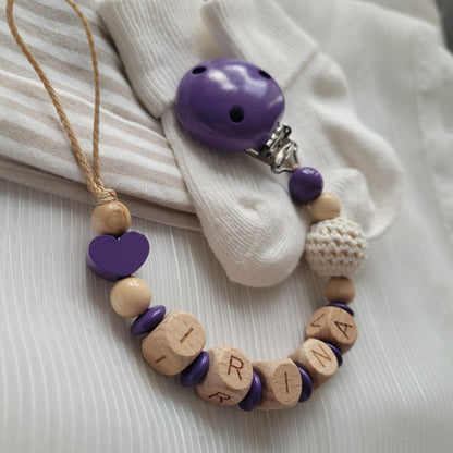 Schnullerkette mit Namen für Mädchen Herz & Häkelperle lila